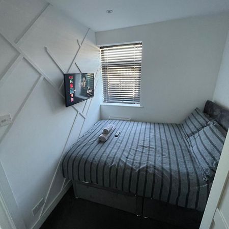 Va Home Stay - Close To Luton Airport, M1 & A505 Kültér fotó