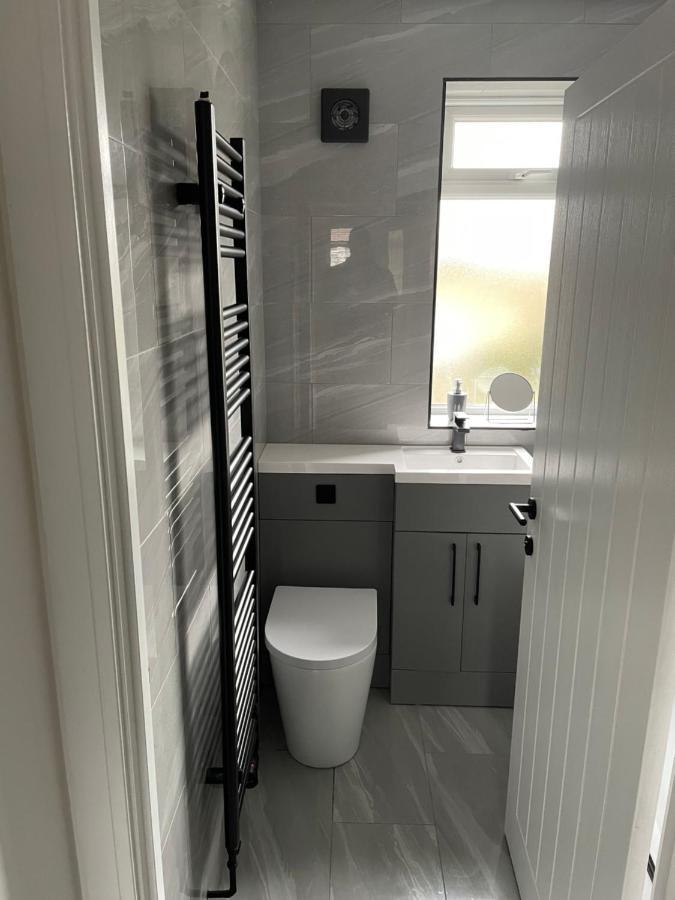 Va Home Stay - Close To Luton Airport, M1 & A505 Kültér fotó